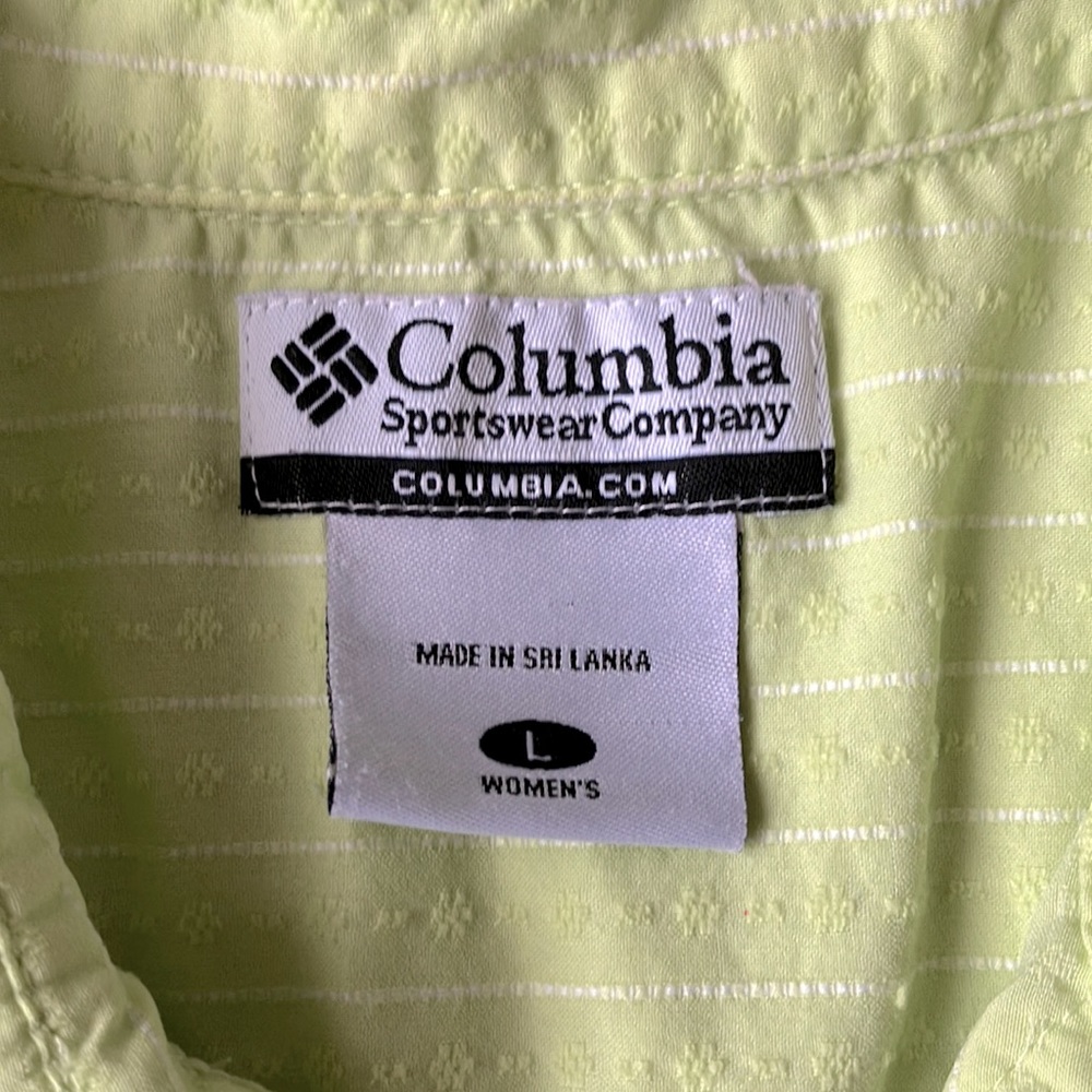 Columbia | Sleeveless Button Down Blouse - Picture 4 of 9